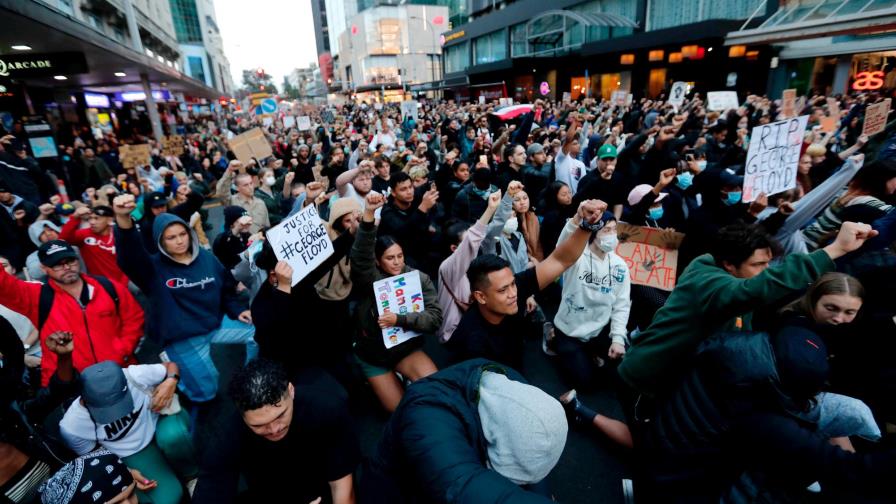 Manifestantes en todo el mundo piden a EEUU frenar violencia Manifestantes en todo el mundo piden a EEUU frenar violencia