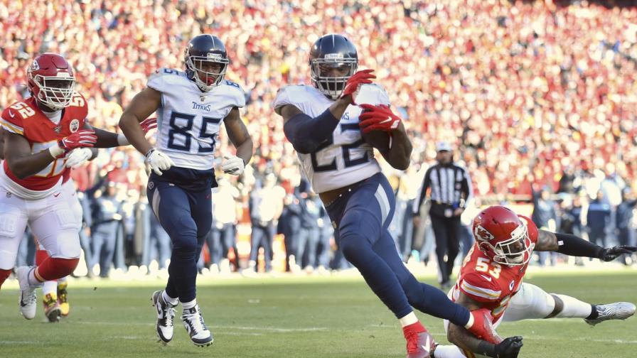 Chiefs frenan a Henry y a los sorprendentes Titans