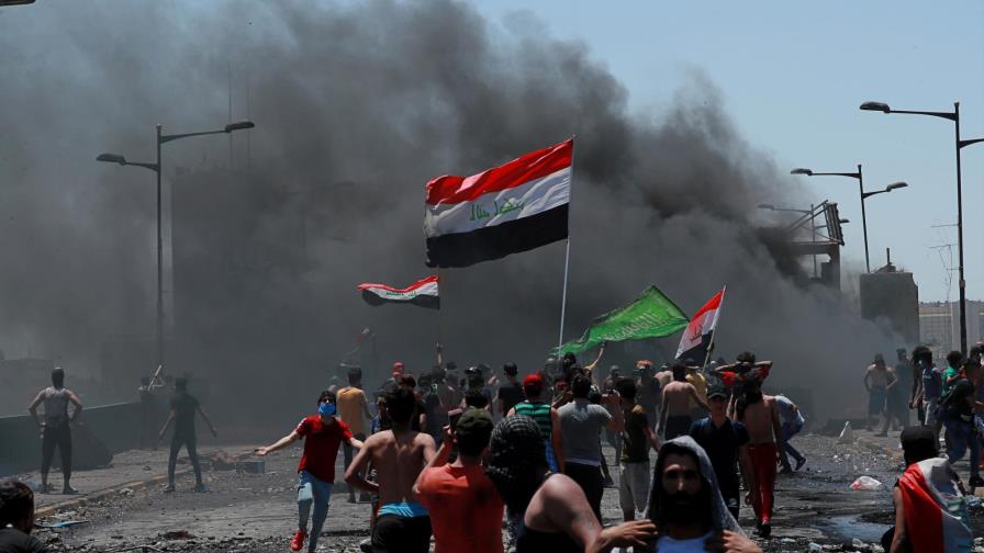 Irak: Ordenan liberar a manifestantes antigubernamentales