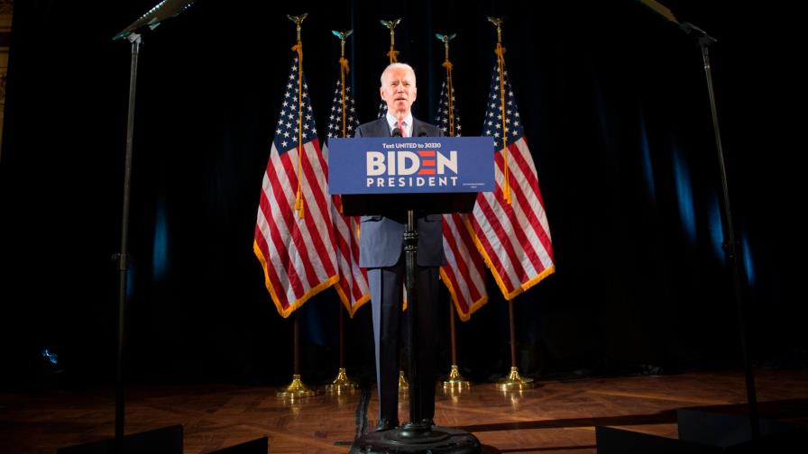 Biden adopta un tono populista para atacar a Trump por la pandemia y economía