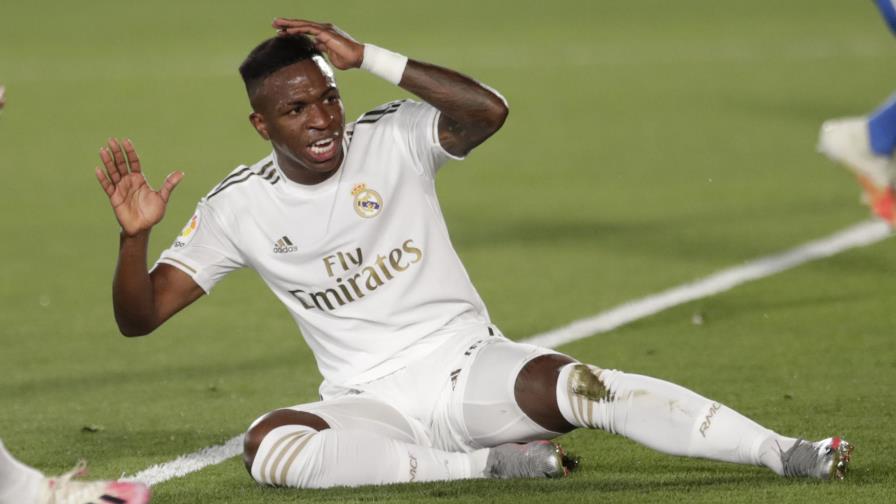 Vinicius da negativo por COVID-19, convocado ante Alavés