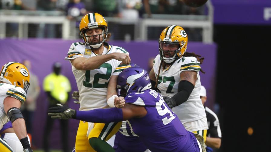 Aaron Rodgers juega con una fractura en un dedo del pie Aaron Rodgers juega con una fractura en un dedo del pie
