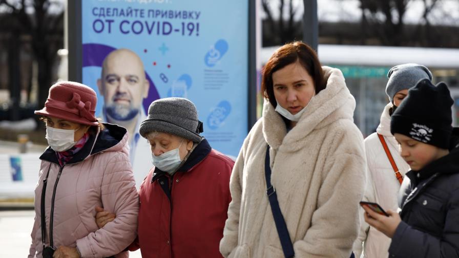 Vacunación anti-COVID marcha a paso lento en Rusia