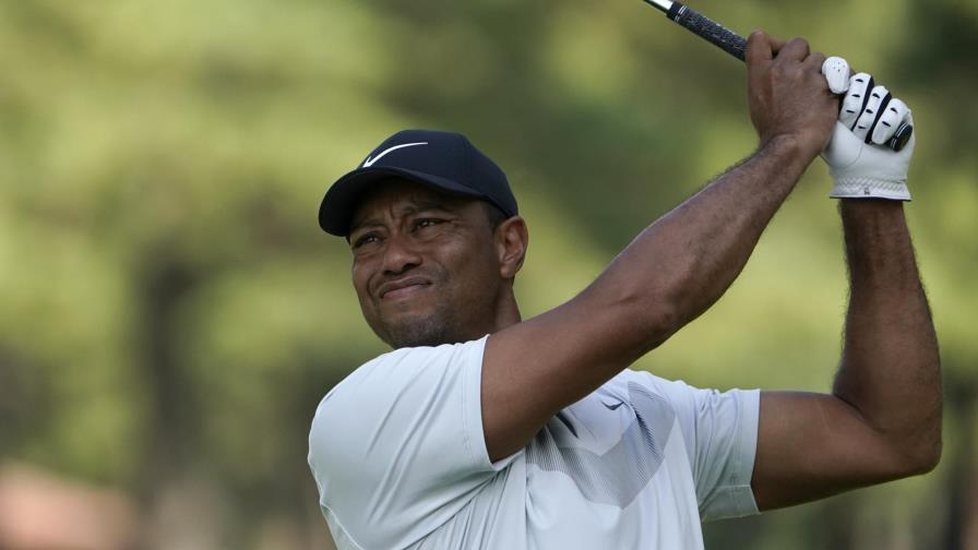 Woods firma otra 64 y lidera el Zozo Championship en Japón