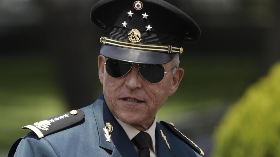 México exonera de narcotráfico a exsecretario de Defensa