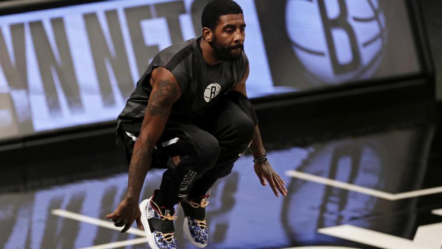 NBA multa a Kyrie Irving por violar protocolos por COVID-19