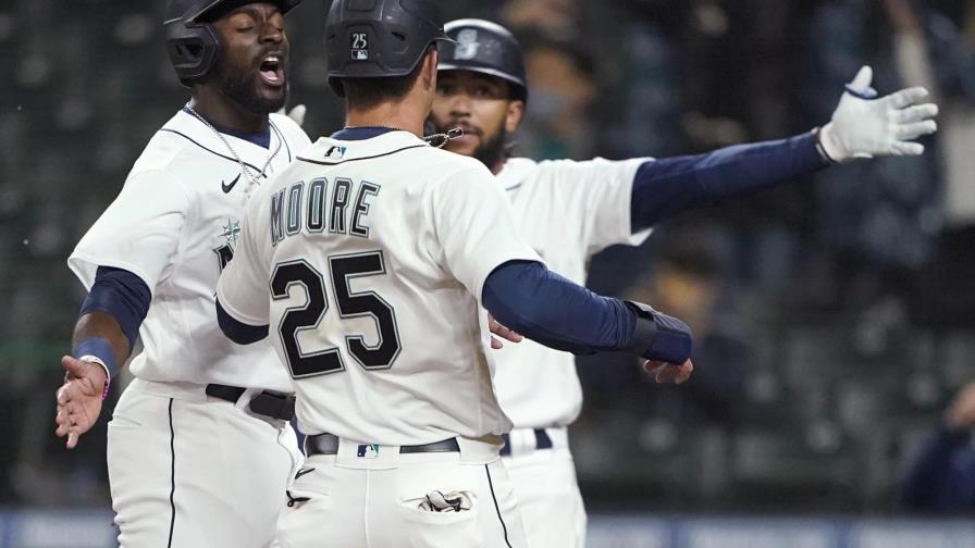 Tras remontada, Marineros ganan 8-7 a Gigantes en 10 innings