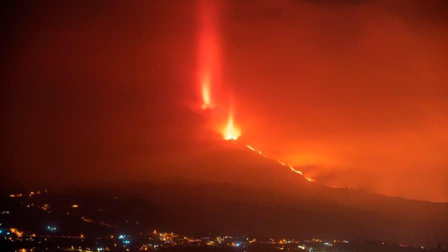 La Palma, ante un posible derrumbe del delta de lava con explosiones y olas La Palma, ante un posible derrumbe del delta de lava con explosiones y olas