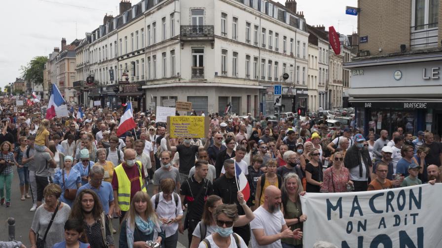 Nuevas protestas en Francia contra pases de coronavirus