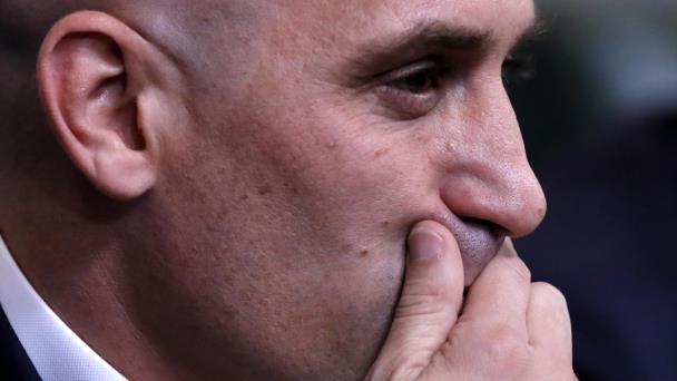 Rubiales comunica que volverá y su mano derecha ha quedado a disposición judicial
