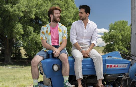 Méndez y Del Río resuenan con personajes en Half Brothers