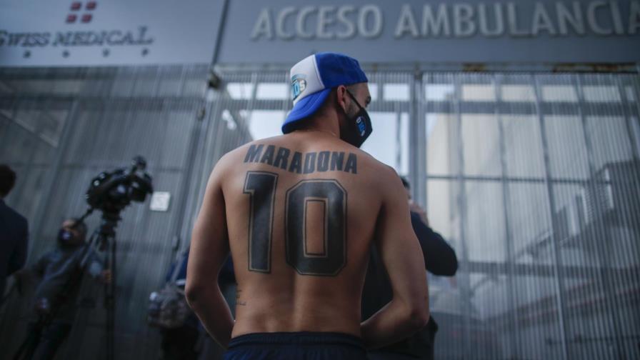 Maradona se siente cada vez mejor y pronto dejaría clínica