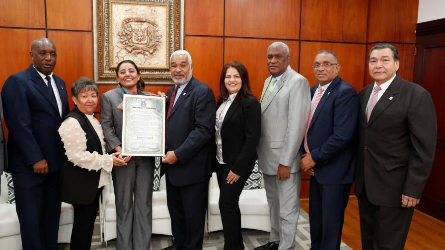Cámara de Diputados reconoce Club Rotario de Tamboril
