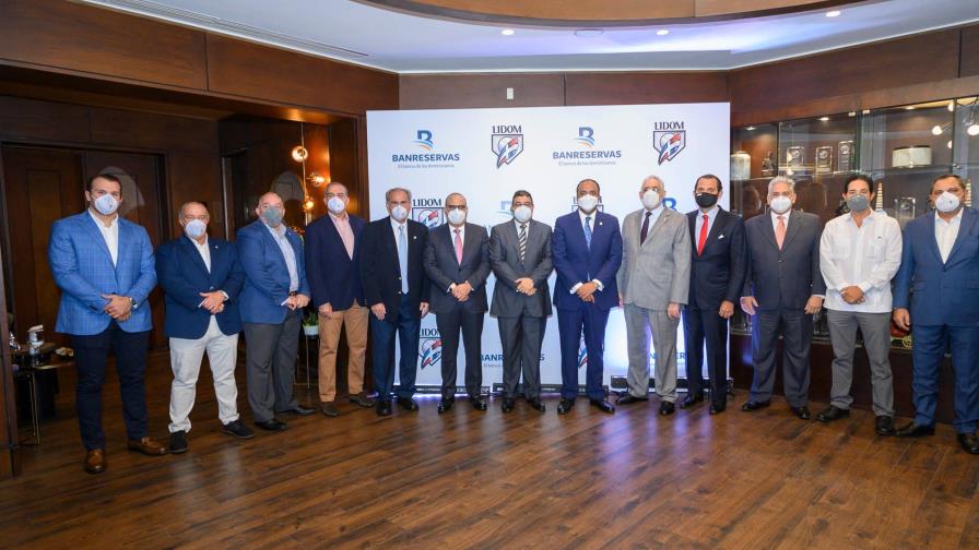 Banco de Reservas acuerda apoyo por ocho años a la pelota invernal
