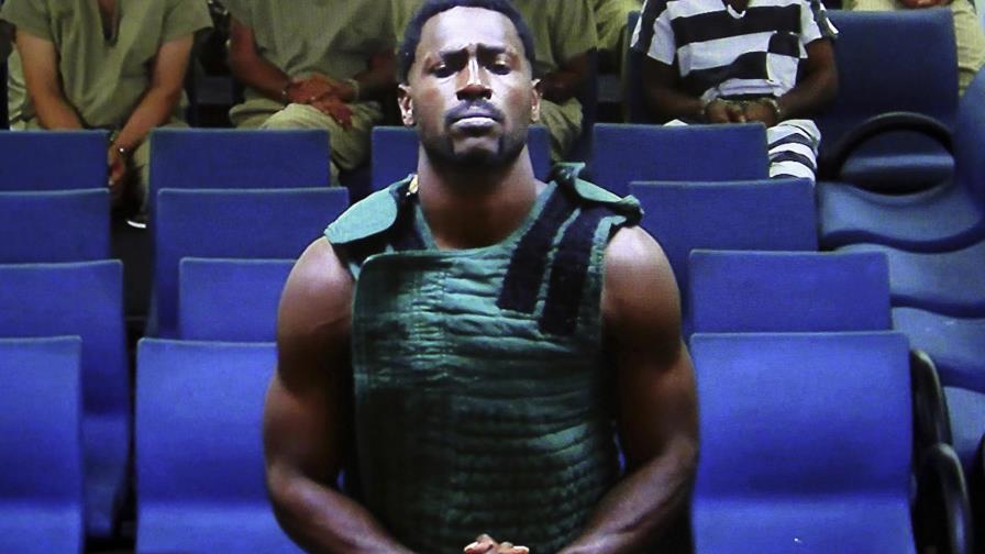 Antonio Brown paga fianza y sale de cárcel de Florida
