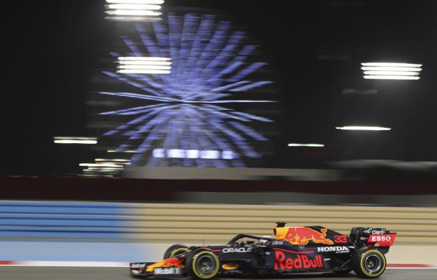 Verstappen domina ensayos para el GP de Bahréin; Lewis 3ro
