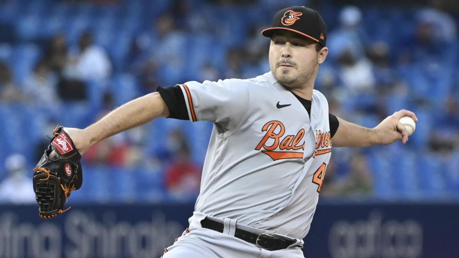 Akin vuelve a ganar y Orioles superan a Azulejos