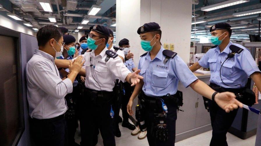 Policía de Hong Kong allana diario prodemocracia Apple Daily y detiene a cinco ejecutivos Policía de Hong Kong allana diario prodemocracia Apple Daily y detiene a cinco ejecutivos