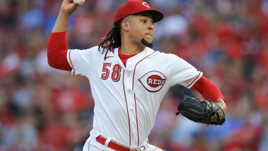 Lanzador dominicano Castillo cubre siete innings y Rojos vencen a Cardenales