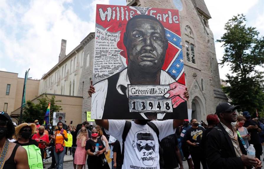 Miles marchan en Atlanta para pedir justicia y una reforma policial en EEUU