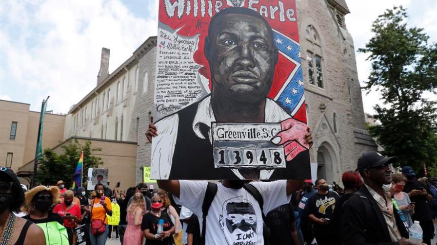 Miles marchan en Atlanta para pedir justicia y una reforma policial en EEUU Miles marchan en Atlanta para pedir justicia y una reforma policial en EEUU
