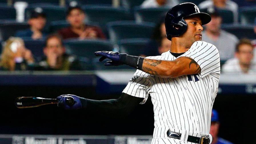 Leones del Escogido contratan al jardinero Aaron Hicks