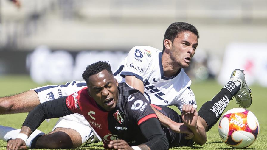 Pumas y Chivas se enfrentan lejos de su mejor forma
