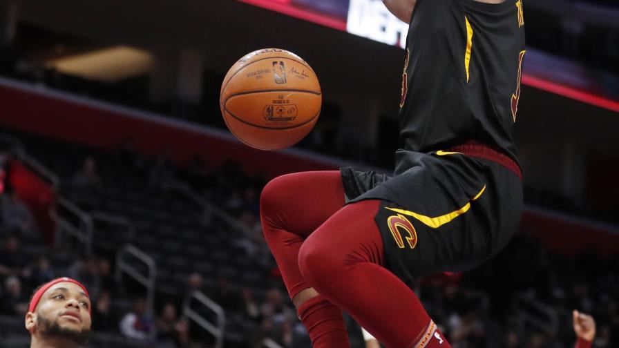 Love rompe empate y Cavaliers ganan 115-112 a Pistons en TE