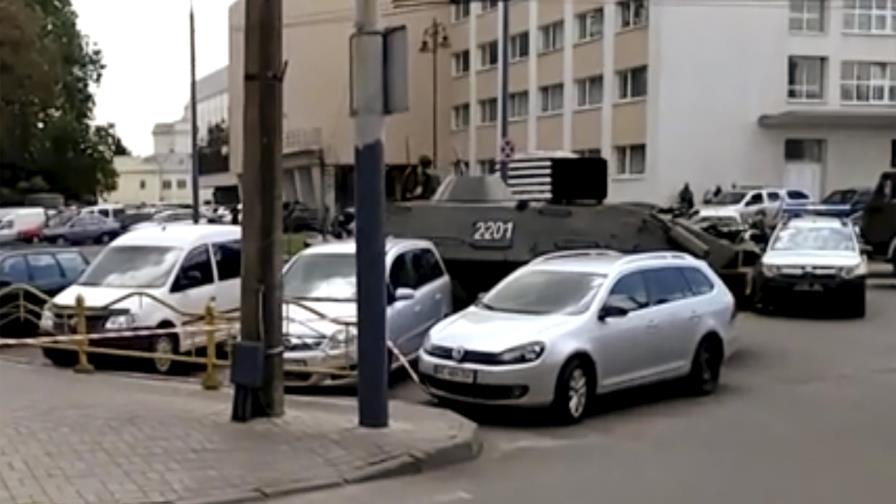 Ucrania: Hombre armado se entrega y rehenes son liberados