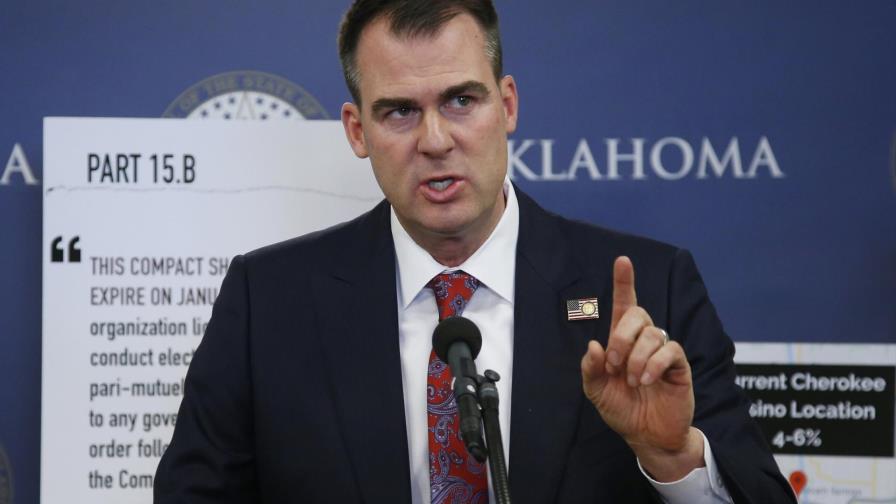 Gobernador de Oklahoma veta viajes financiados a California