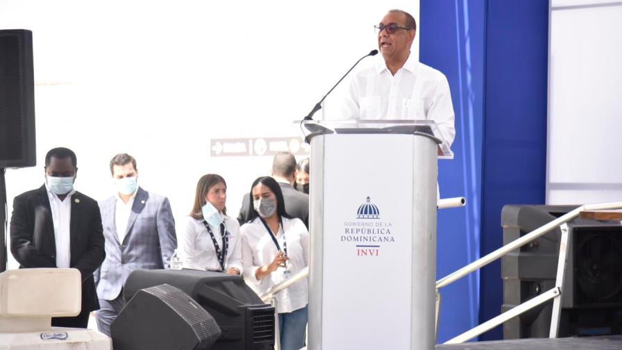 Gobierno puso en ejecución obras por RD$70 mil millones en primer año a través del MOPC 