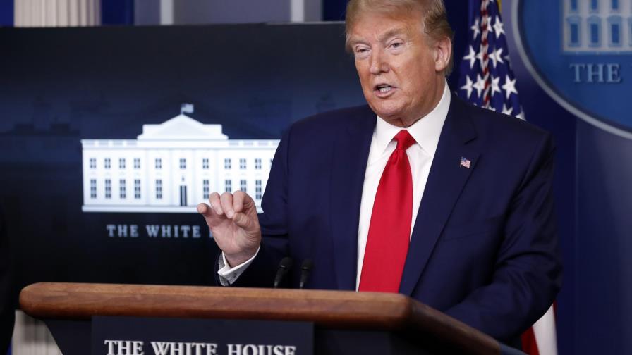 Gobernadores rechazan ataque de Trump sobre pruebas de COVID