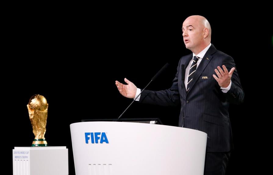 Infantino desconoce motivo de suspensión de fiscal de FIFA