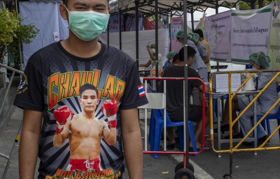 CloseDuelo de kickboxing propaga el coronavirus en Tailandia