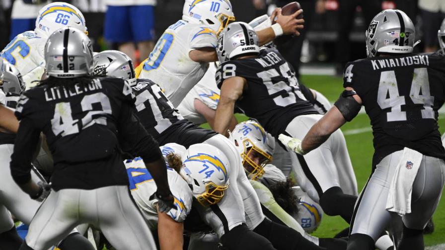 Chargers vencen en prórroga a Raiders, que pierden a Carr Chargers vencen en prórroga a Raiders, que pierden a Carr