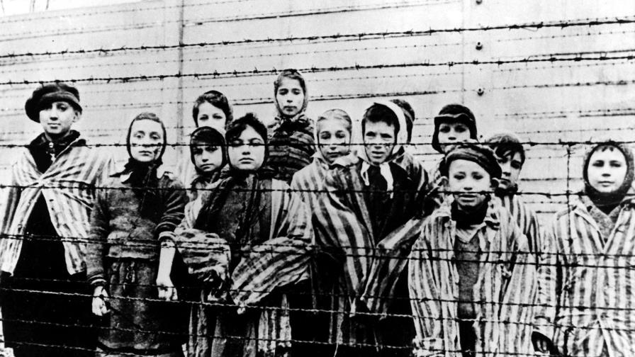 Alemania dará más ayudas para sobrevivientes del Holocausto