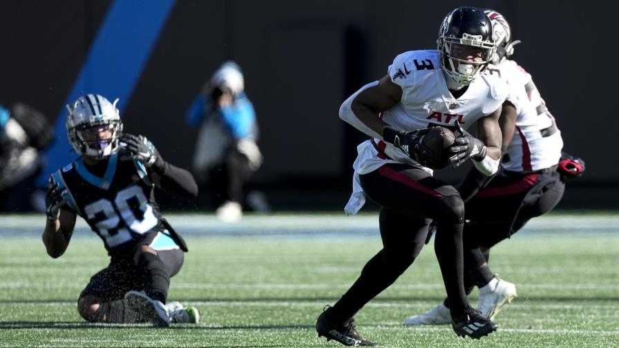 Falcons aprovechan errores de Newton para vencer a Panthers