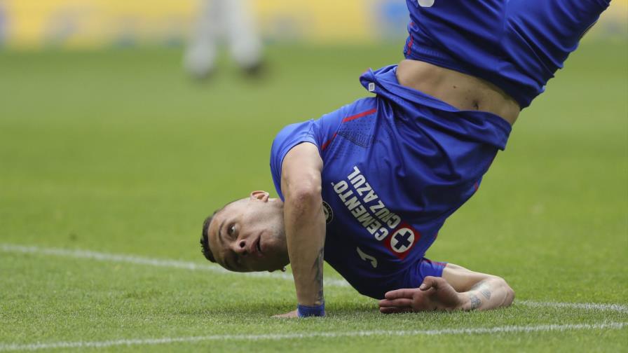 Cruz Azul vence a Chivas y empata récord de triunfos en fila
