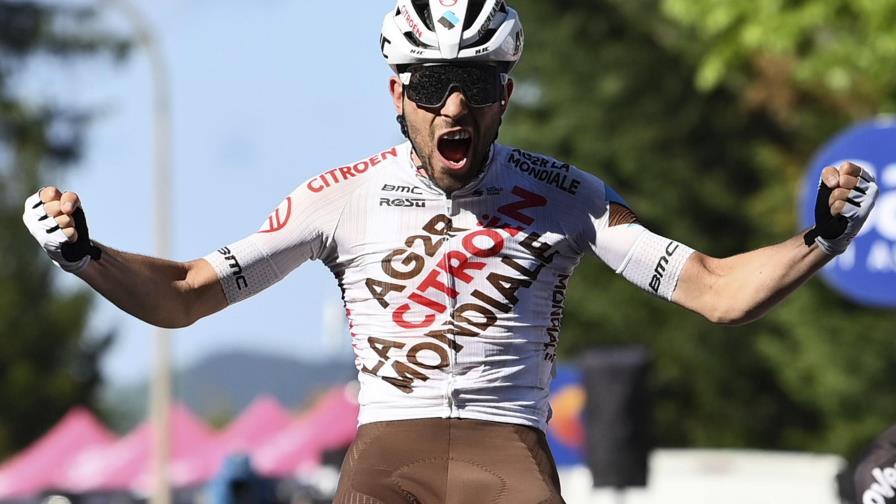 Bernal defiende liderato del Giro, Vendrame gana 12da etapa