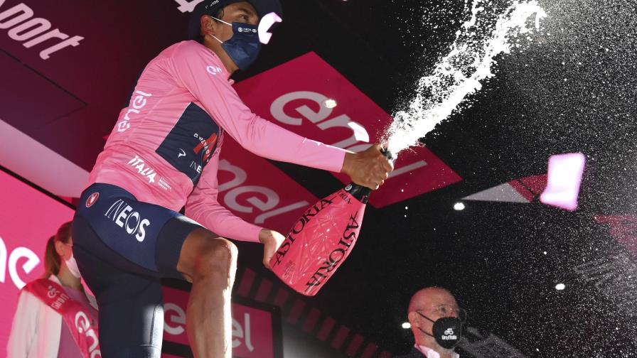 Bernal defiende liderato del Giro, Vendrame gana doceava etapa