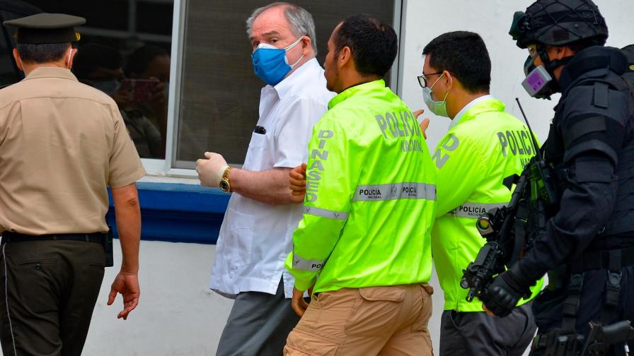 Expresidente Bucaram en prisión domiciliaria por corrupción