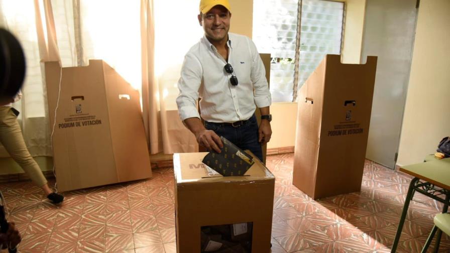 Abel Martínez votó cerca del cierre y asegura que las encuestas a boca de urna le favorecen Abel Martínez votó cerca del cierre y asegura que las encuestas a boca de urna le favorecen