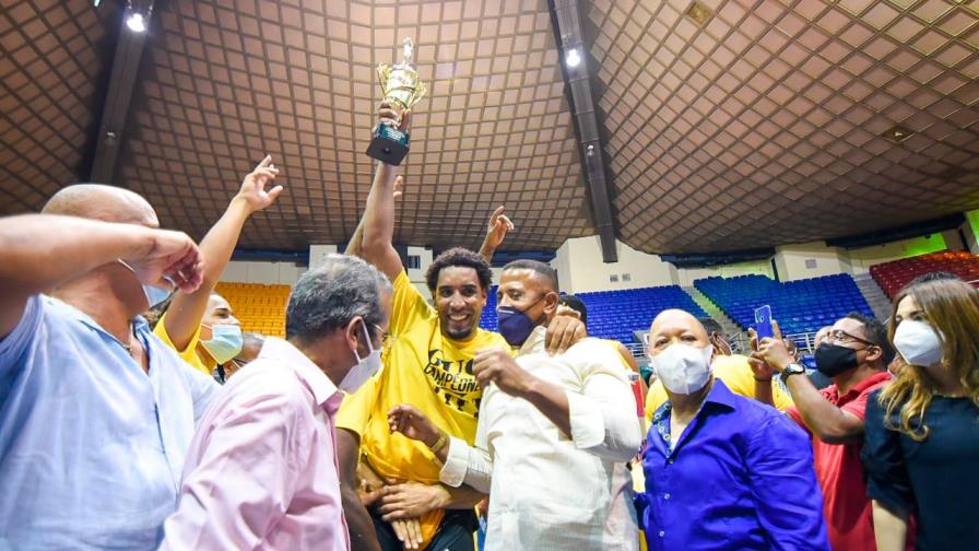 El GUG se corona campeón del básquet de Santiago