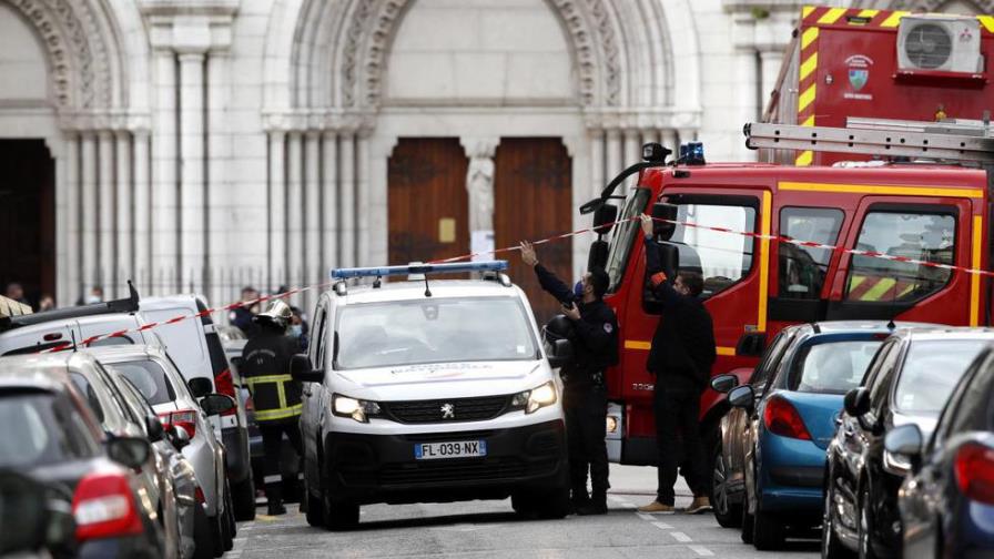 Al menos tres muertos en atentado terrorista en la ciudad francesa de Niza Al menos tres muertos en atentado terrorista en la ciudad francesa de Niza