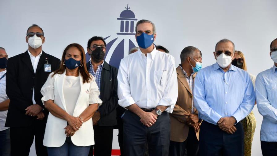 Abinader asigna RD$500 millones para retomar construcción de hospital regional de SFM