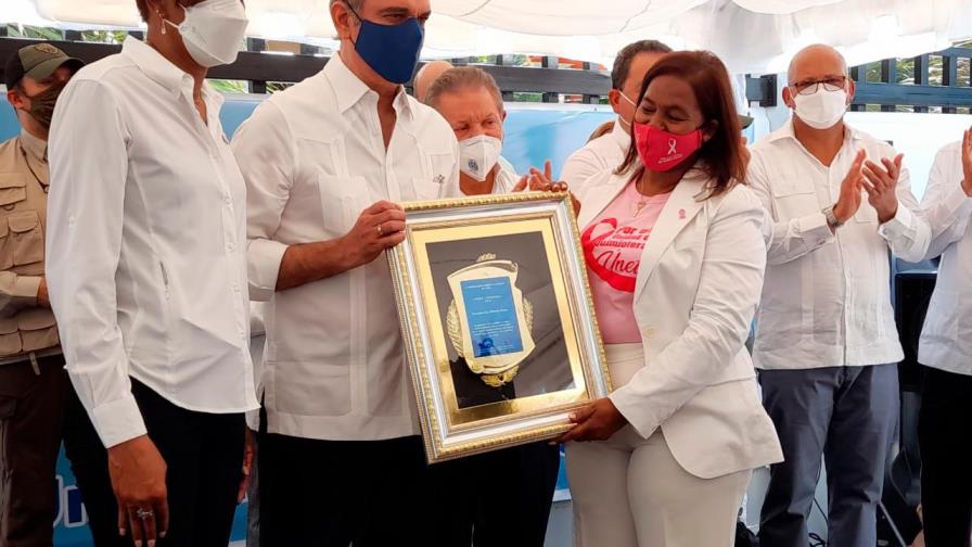 Abinader inaugura unidad de quimioterapia en hospital de Higüey