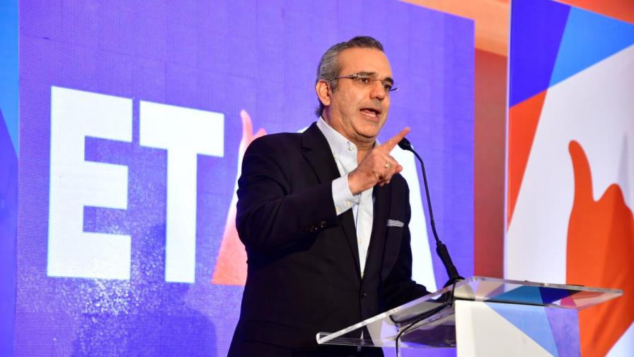 Luis Abinader hablará esta noche en cierre campaña