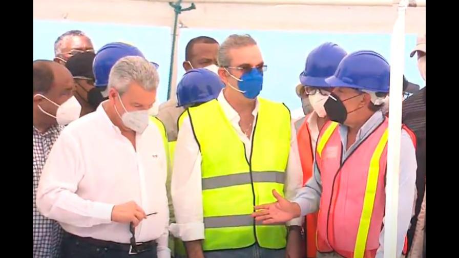 Luis Abinader llega a puerto de Manzanillo