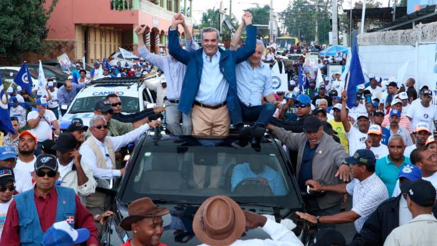 Abinader dice está en sintonía con obispos, pero promete el pacto para cuando gane 