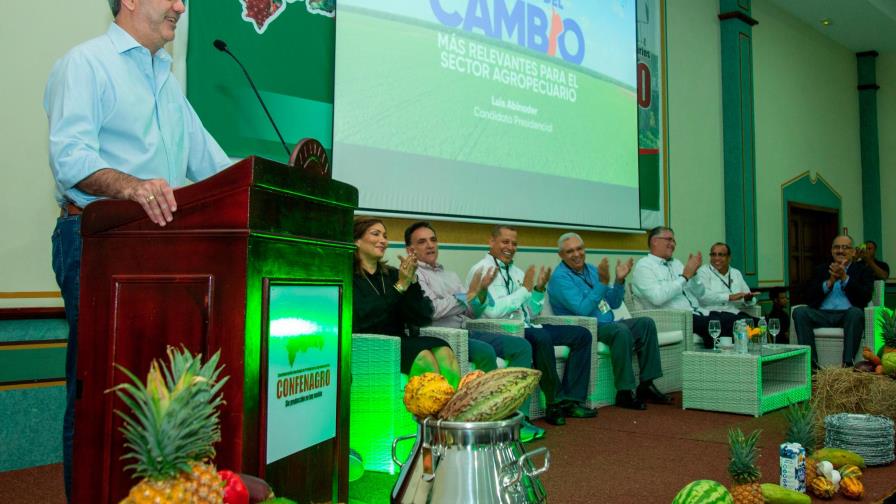 Abinader promete atender el campo los siete días de la semana, no solo los domingos